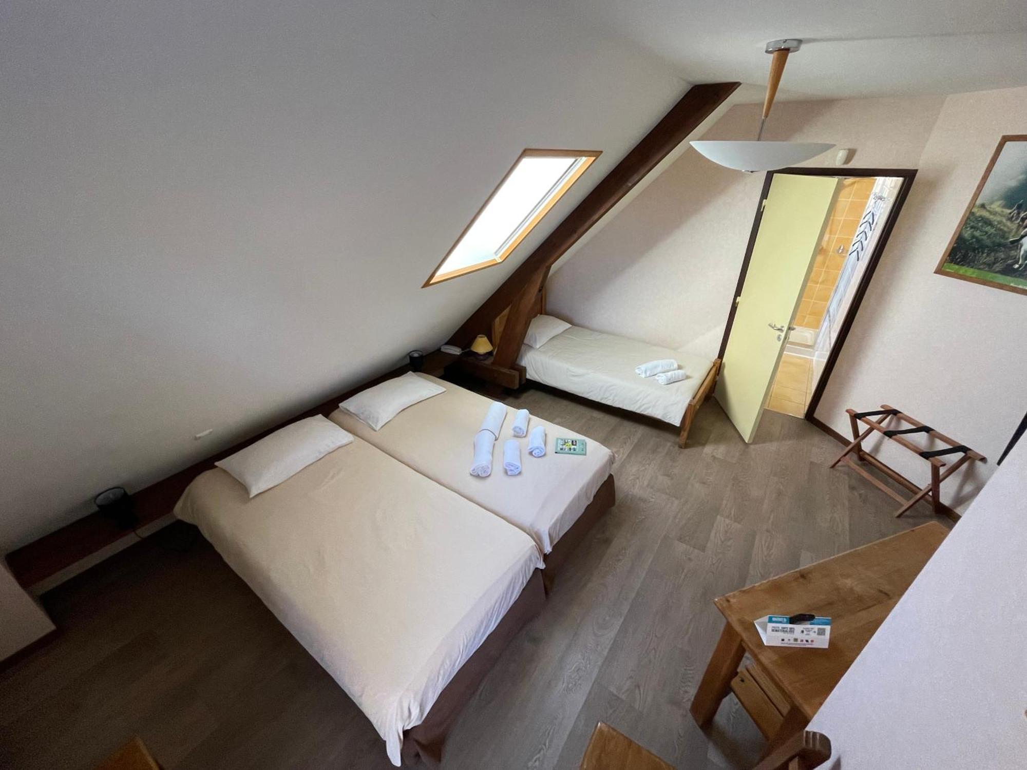 Logis Hotel Restaurant Auberge Du Bougnat Saint-Victor-la-Riviere Esterno foto