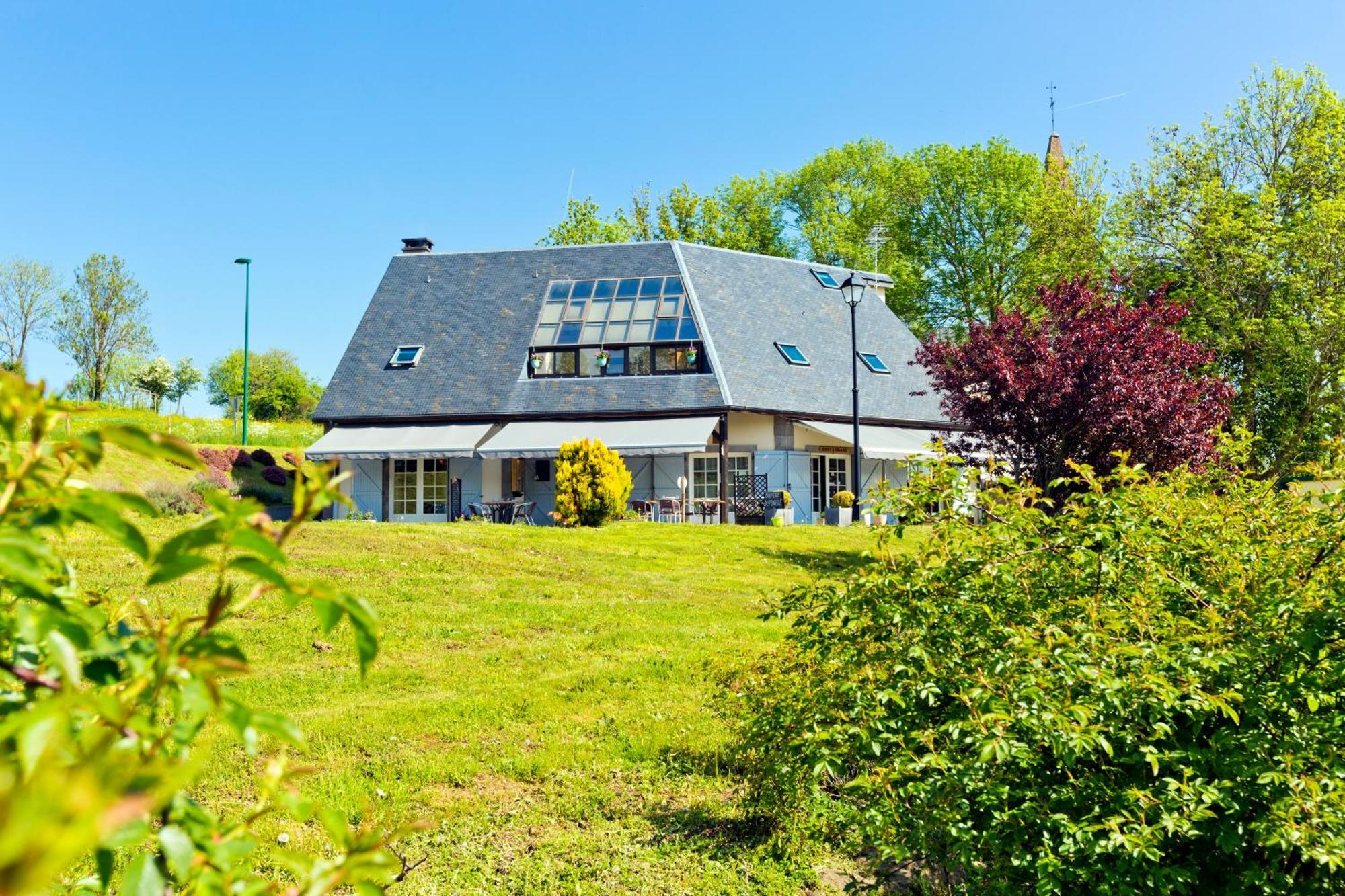 Logis Hotel Restaurant Auberge Du Bougnat Saint-Victor-la-Riviere Esterno foto
