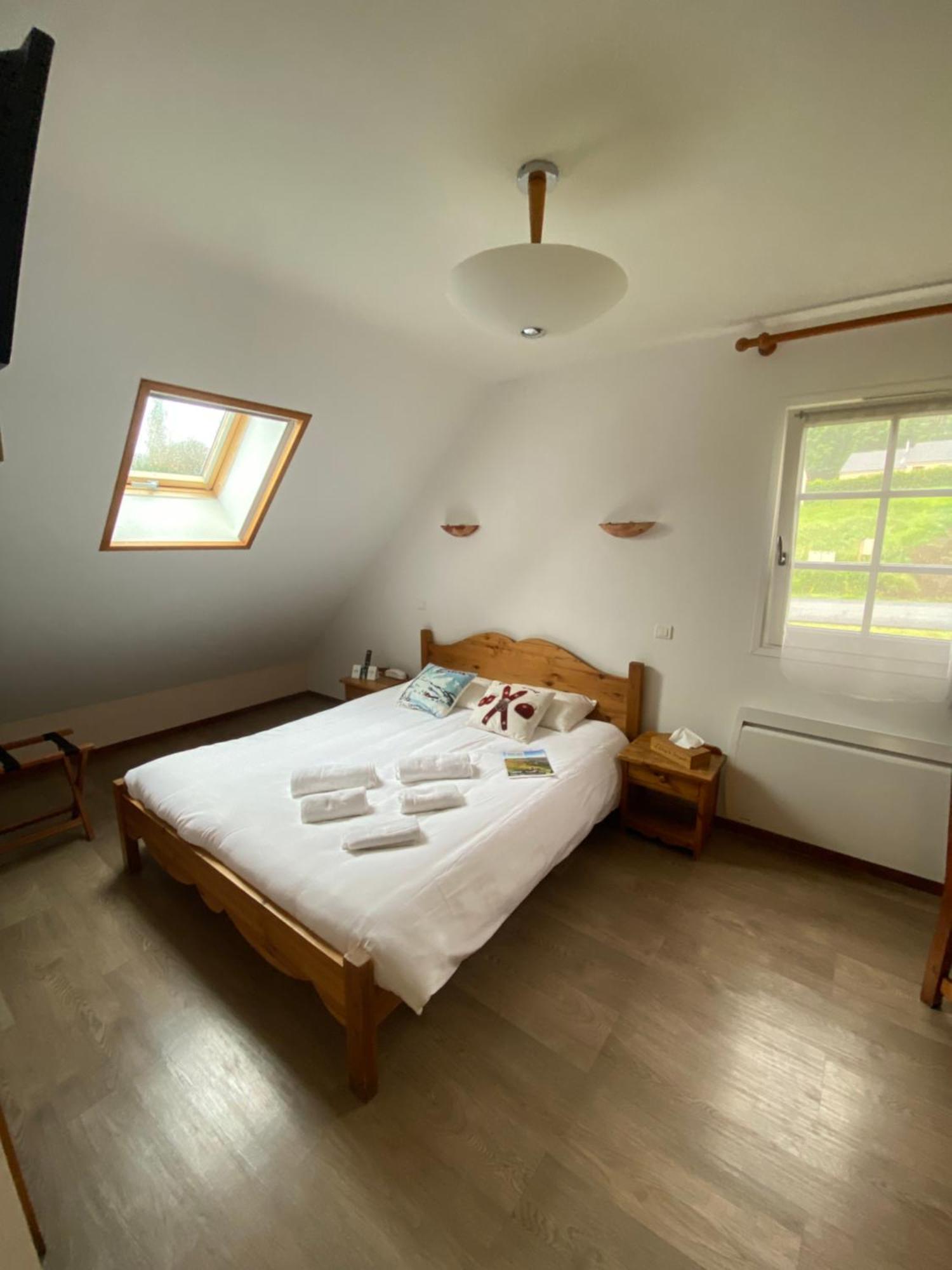 Logis Hotel Restaurant Auberge Du Bougnat Saint-Victor-la-Riviere Esterno foto