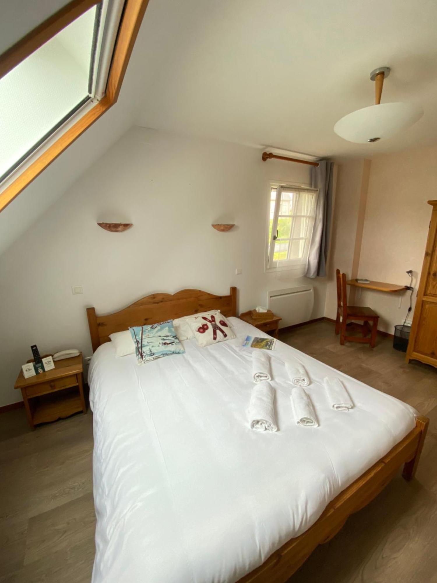 Logis Hotel Restaurant Auberge Du Bougnat Saint-Victor-la-Riviere Esterno foto